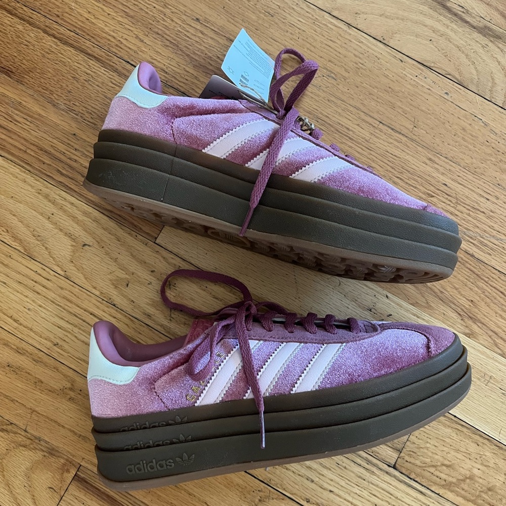 adidas Women's Pink Suede Platform Gazelle Bold Sandy Velvet Women's Size 6.5
